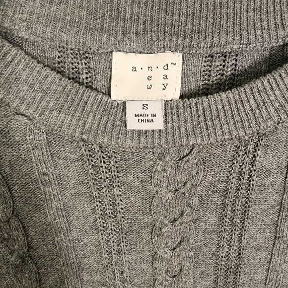 Gray Cable Knit Lightweight Sweater - S - Picture 2 of 5